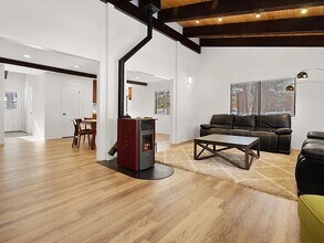 383 Canyon Blvd in Mammoth Lakes, CA - Building Photo - Building Photo