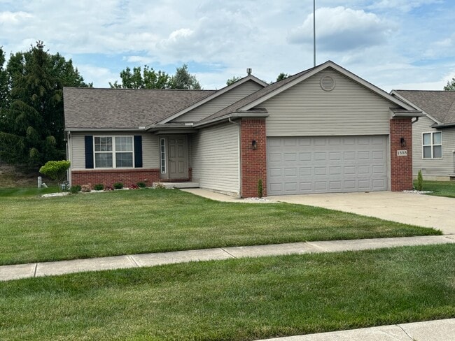 property at 1559 N Redhawk Dr