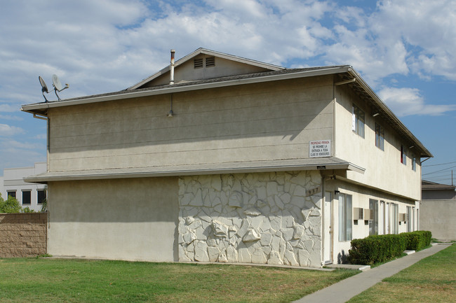 937 Mesa Verde Ave in Corona, CA - Building Photo - Building Photo