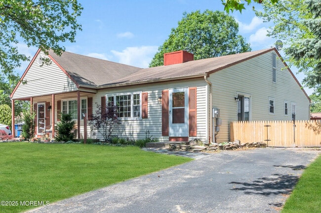 562 Innkeeper Ln in Toms River, NJ - Building Photo - Building Photo