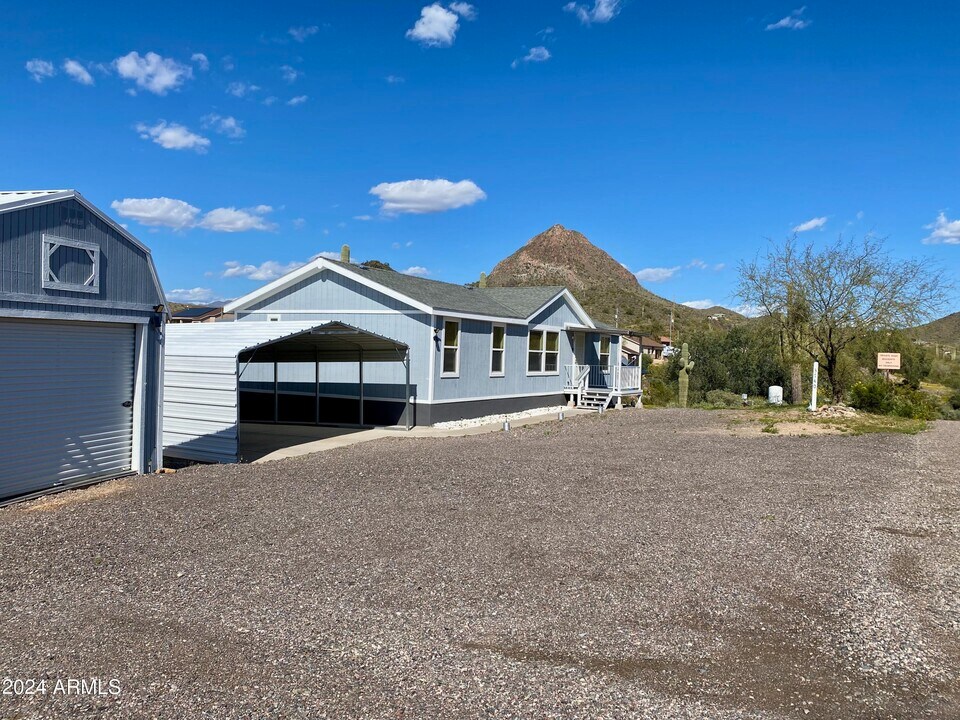 3740 W Jenny Lin Rd in New River, AZ - Building Photo