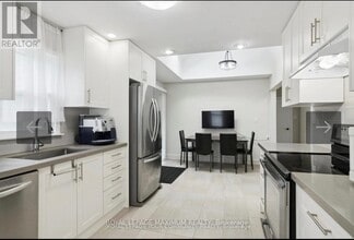 6077 King Rd in Nobleton, ON - Building Photo - Building Photo