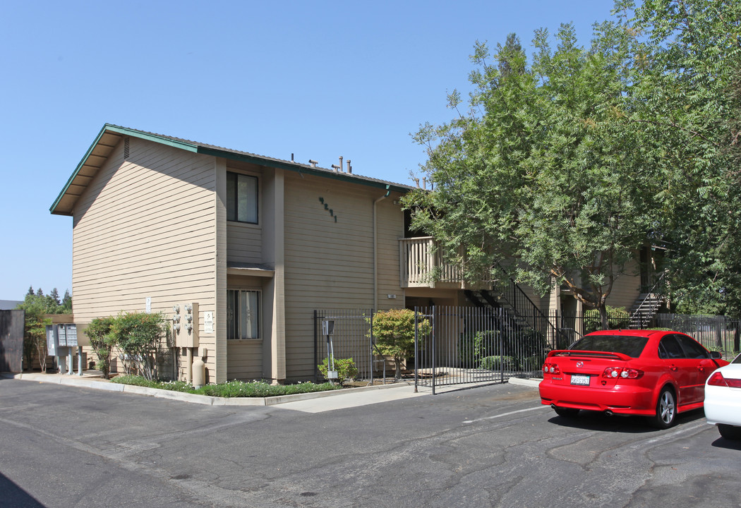 Palm Gates 2 in Fresno, CA - Building Photo