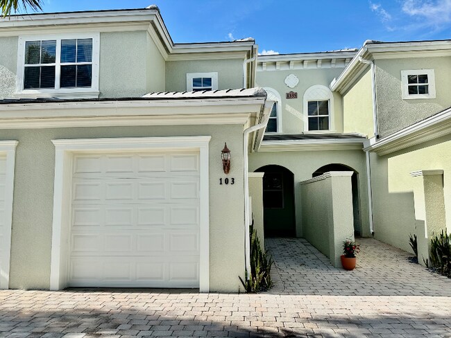 property at 1335 Mariposa Cir