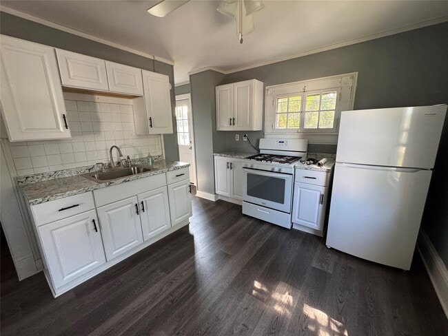 222 Center St in Pine Bush, NY - Building Photo - Building Photo