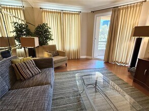 210 E Flamingo Rd, Unit 206 in Las Vegas, NV - Building Photo - Building Photo