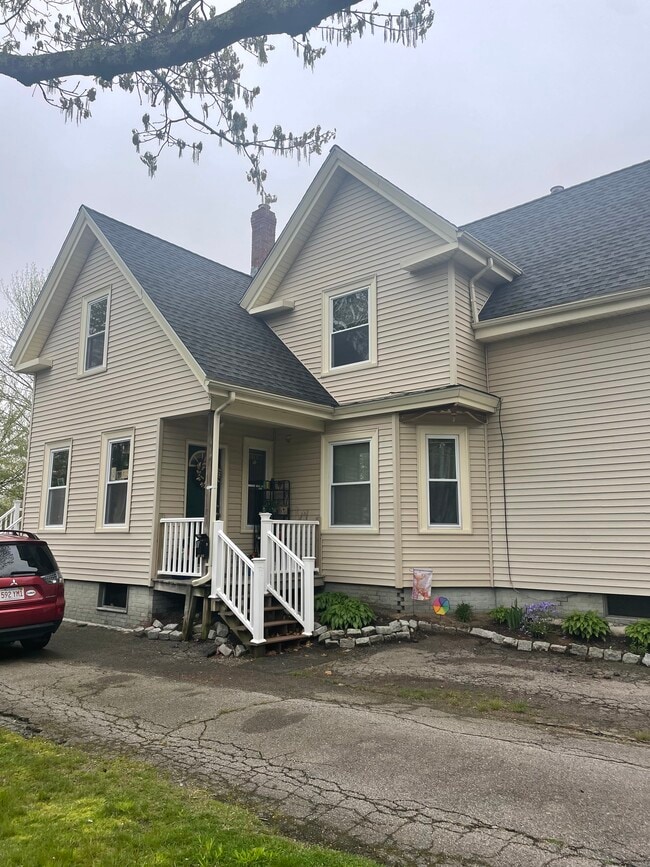 74 Forest St, Unit 74 Forest Street Unit #1 in Whitman, MA - Building Photo - Building Photo