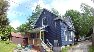 604 W California Ave, Unit 2 in Urbana, IL - Building Photo - Building Photo