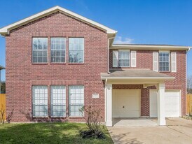 2106 Falling Oaks Rd in Houston, TX - Building Photo