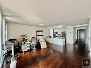 31-61-61 37th St in Queens, NY - Building Photo - Building Photo