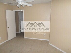 7182 W Stella Ave in Glendale, AZ - Building Photo - Building Photo