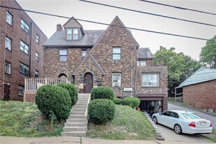 13 W Bellecrest Ave, Unit 1 in Pittsburgh, PA - Building Photo