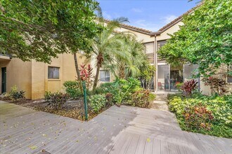 5673 Ashton Lake Dr in Sarasota, FL - Building Photo - Building Photo