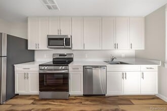 16530 E Warren Ave, Unit 203 in Detroit, MI - Building Photo - Building Photo