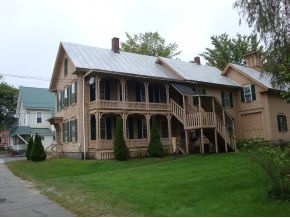 280 Lake St in Bristol, NH - Foto de edificio