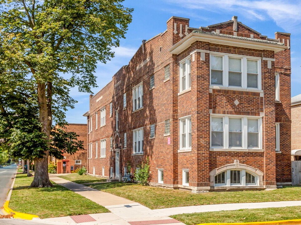 1648 East Ave in Berwyn, IL - Building Photo