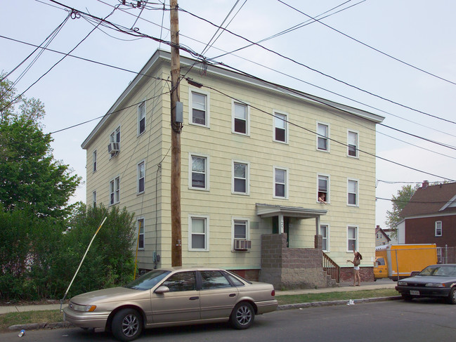 40 Abbey St in Chicopee, MA - Building Photo - Building Photo