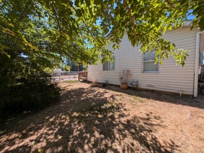 2431 Las Plumas Ave in Oroville, CA - Building Photo - Building Photo