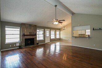 3107 Wagon Trail Dr in Sugar Land, TX - Building Photo - Building Photo