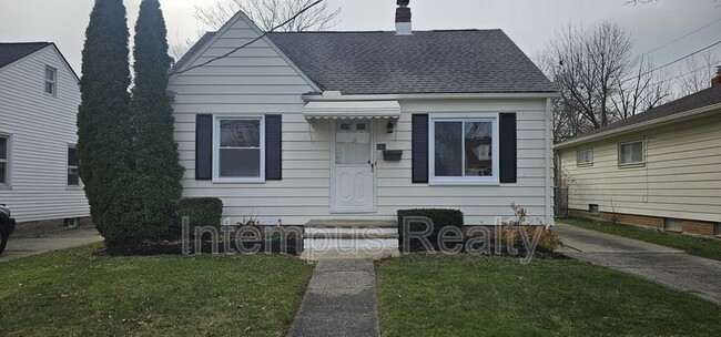 360 E 326th St in Willowick, OH - Foto de edificio - Building Photo