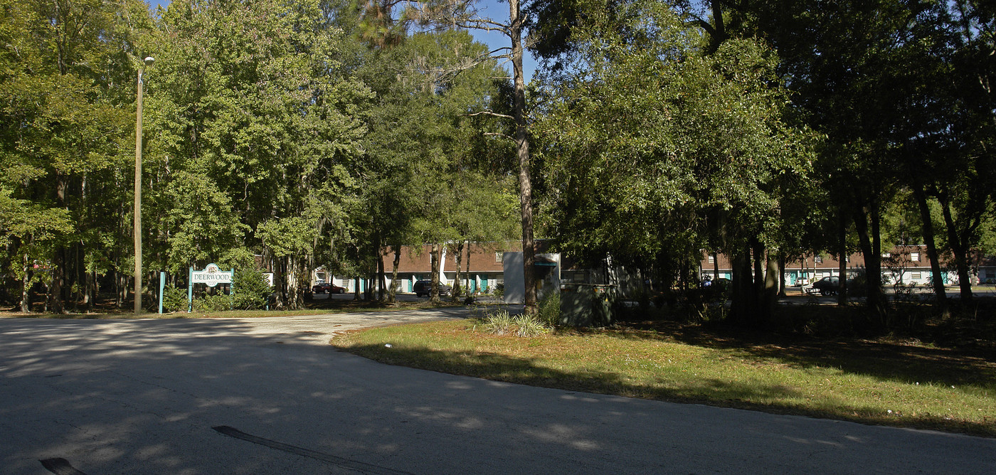 Deerwood Apartments in Gainesville, FL - Building Photo