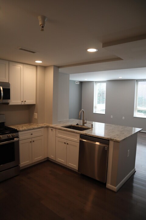 350 G St SW in Washington, DC - Building Photo