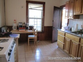 23 Egremont Rd, Unit 4 in Boston, MA - Building Photo - Building Photo