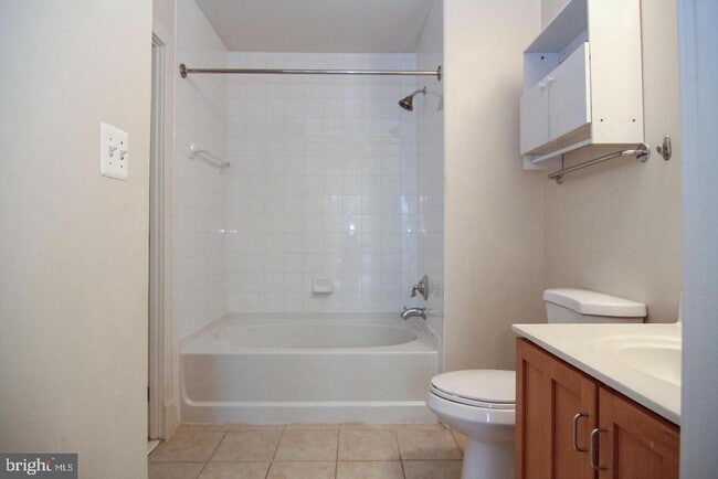 property at 1200 N Hartford St