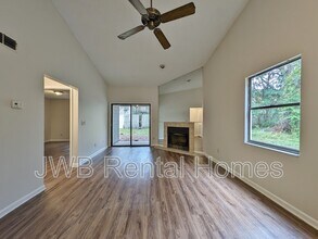 7635 Indian Lakes Dr in Jacksonville, FL - Building Photo - Building Photo