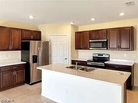 2210 NW 11th St in Cape Coral, FL - Building Photo