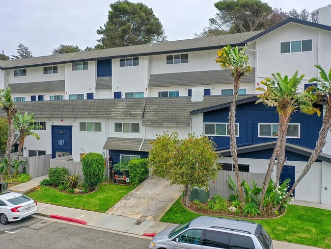 CitiZen Beach Collection in Redondo Beach, CA - Building Photo - Building Photo