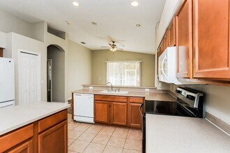 3807 101st Ave E in Parrish, FL - Foto de edificio - Building Photo