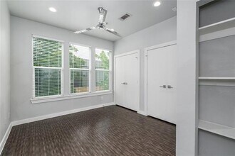 2330 Kirby St in Dallas, TX - Building Photo - Building Photo