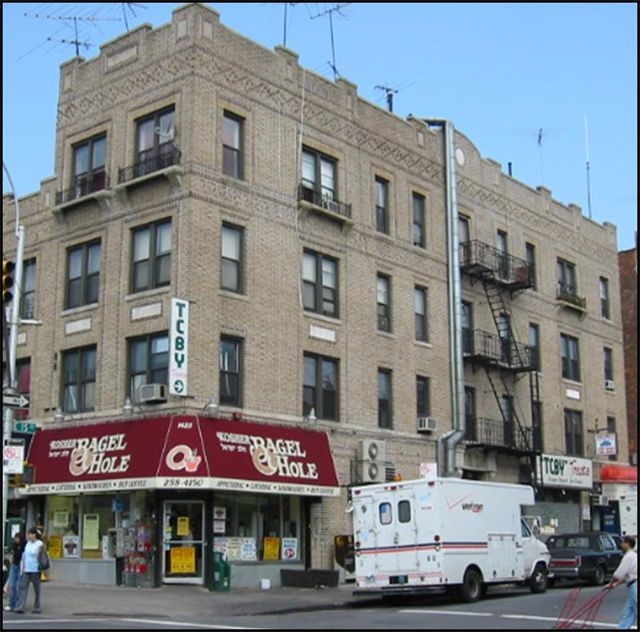 1423 Avenue J in Brooklyn, NY - Foto de edificio