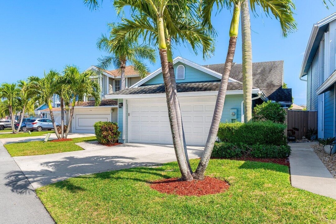 5120 Coronado Rdg in Boca Raton, FL - Building Photo