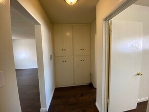 857 Glenway Dr in Inglewood, CA - Foto de edificio - Building Photo