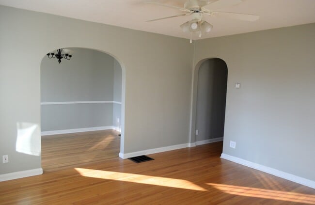 5337 E 11th St in Indianapolis, IN - Foto de edificio - Building Photo