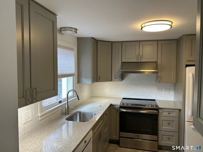 140 Flagg Rd in West Hartford, CT - Building Photo - Building Photo