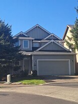 3399 SE Yellowbird Ave in Hillsboro, OR - Building Photo