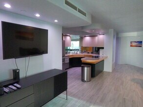 66 Queen St, Unit 1901 in Honolulu, HI - Building Photo - Building Photo