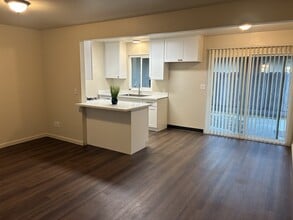 1803 Brewer Way in Modesto, CA - Building Photo - Building Photo