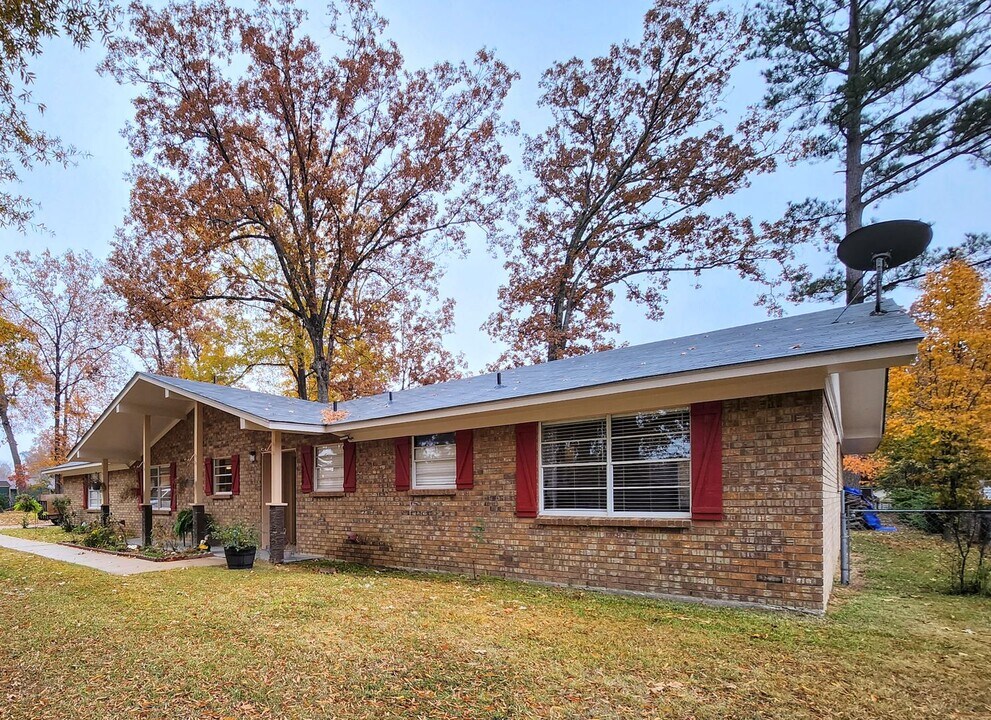 5909 Oak Flat Ave in Texarkana, TX - Building Photo