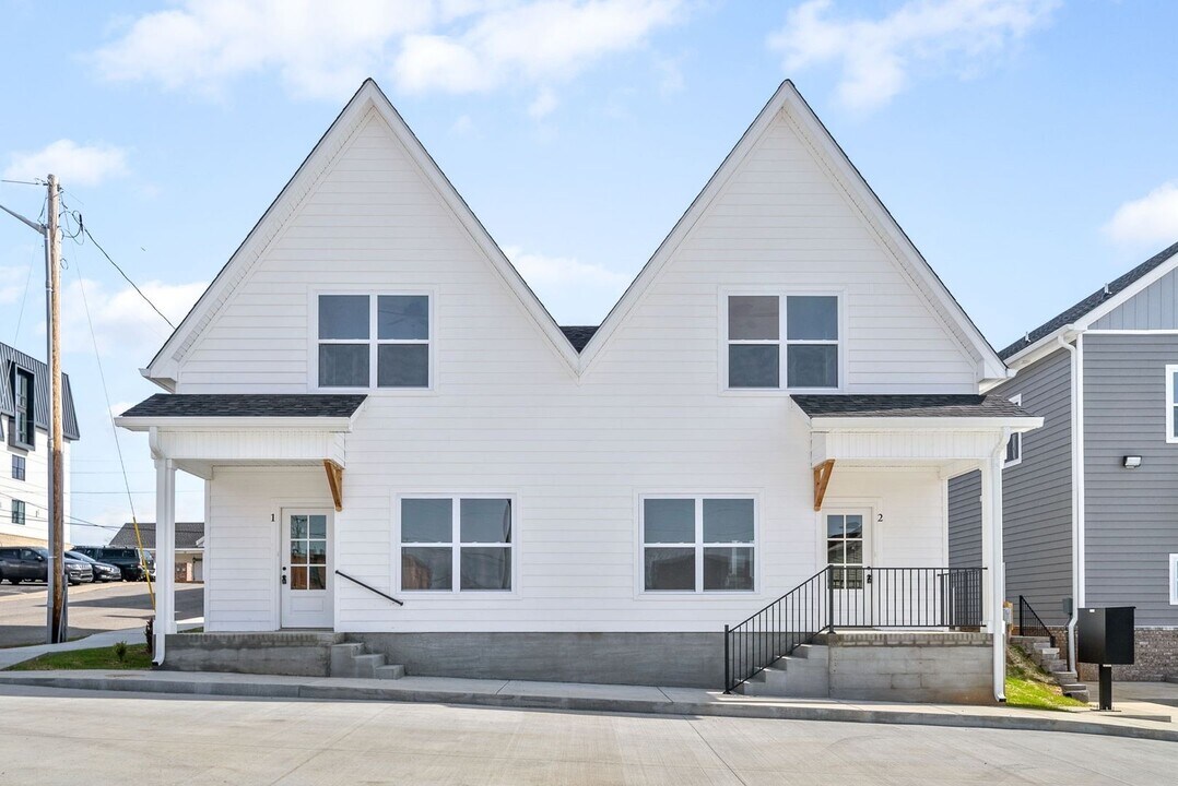 106 Cooper Pl in Clarksville, TN - Building Photo