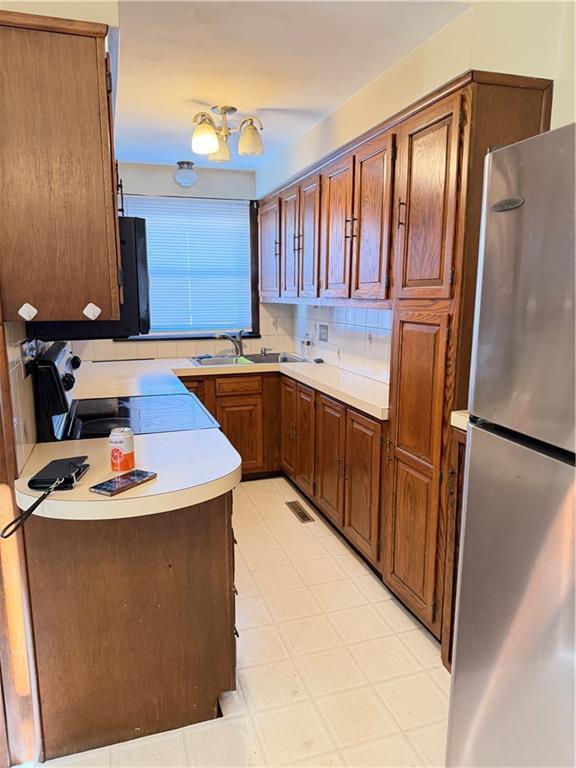 110 Burbank St in Cranston, RI - Building Photo - Building Photo