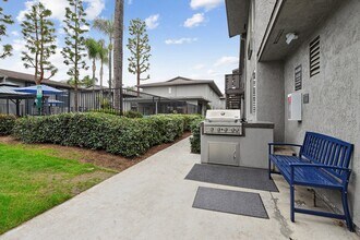 Loma Vista Apartments in San Bernardino, CA - Foto de edificio - Building Photo