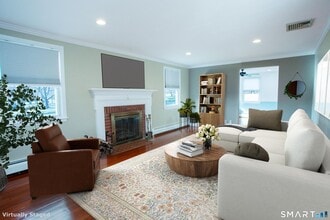 1 Valley Crest Dr in West Hartford, CT - Building Photo - Building Photo