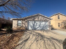 1005 Crane Dr SW in Albuquerque, NM - Building Photo