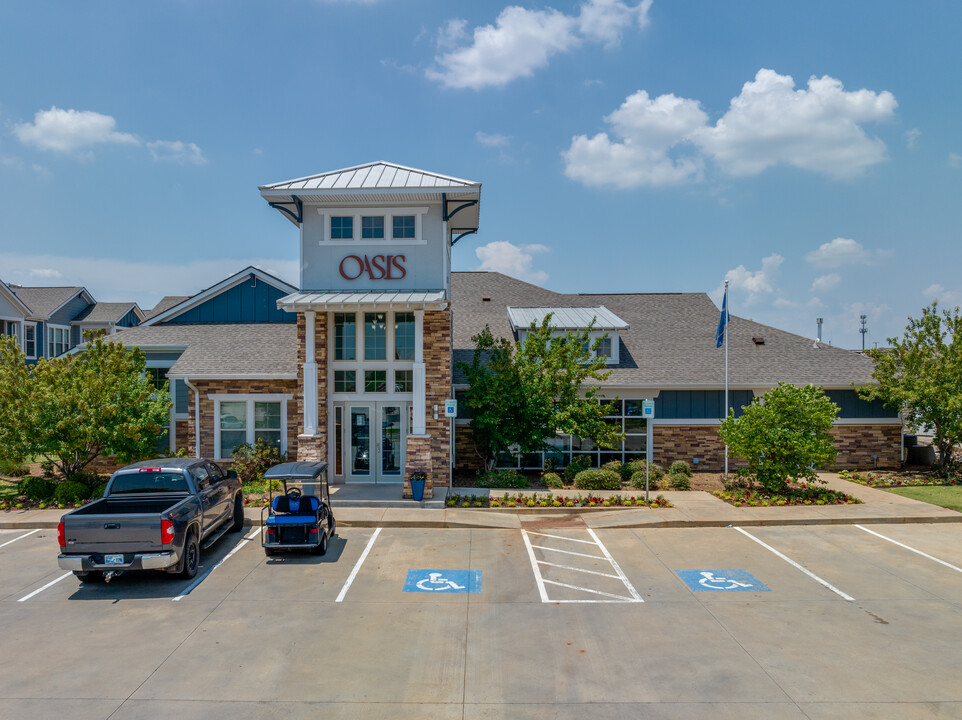 Oasis At Memorial in Oklahoma City, OK - Building Photo