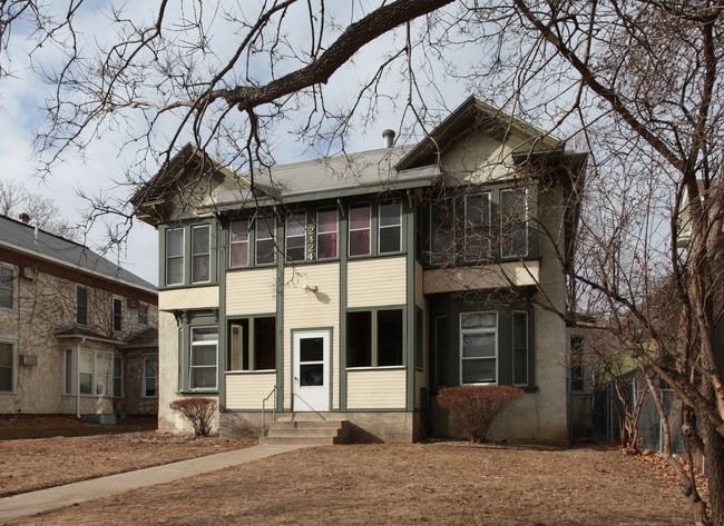 2424 4th Ave S in Minneapolis, MN - Foto de edificio - Building Photo