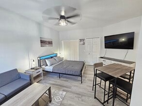 8366 Mulligan Cir in Port St. Lucie, FL - Building Photo - Building Photo